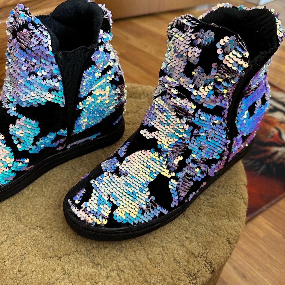 Cape Robbin Black blue purple changeable Sequin Flat boots